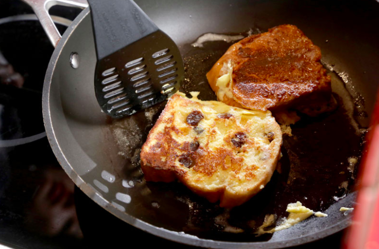 French-toast-making-teaching-delicious-beautiful-secret